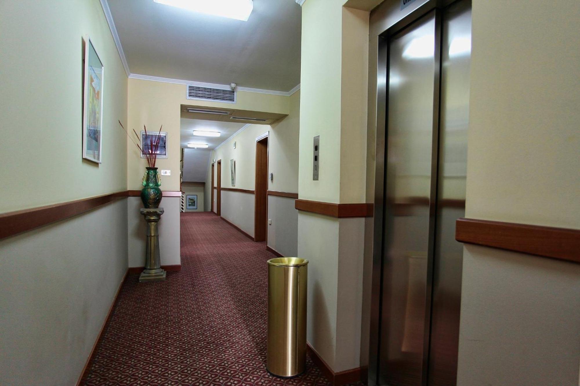 Hotel Regency คอร์เชอ ภายนอก รูปภาพ