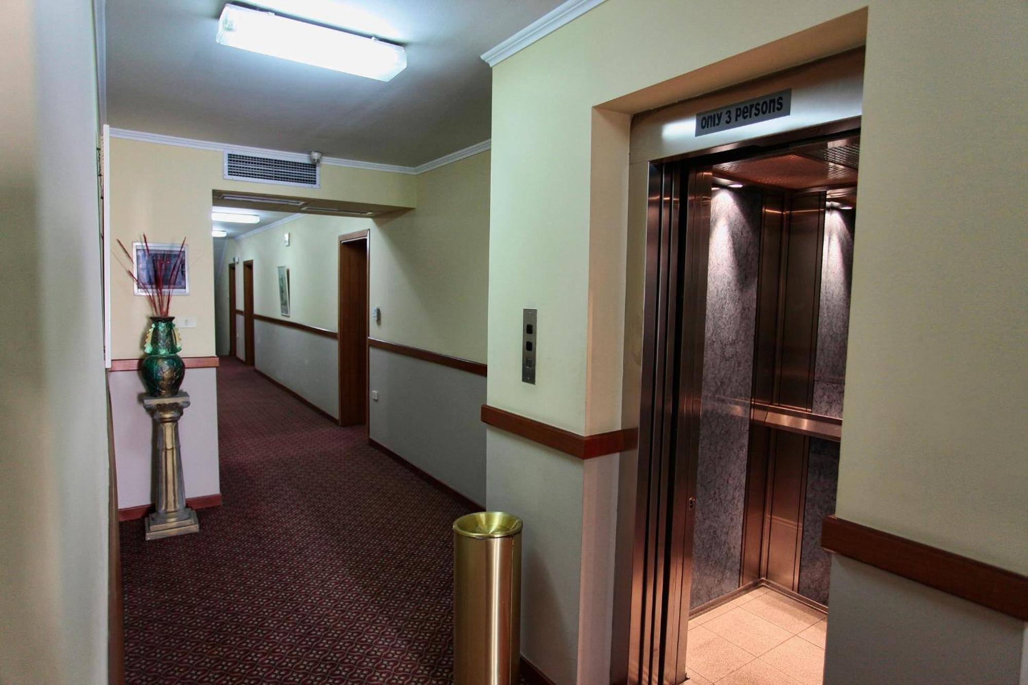 Hotel Regency คอร์เชอ ภายนอก รูปภาพ